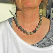 Elegante Kette aus großen Feuersteinperlen, Unikat