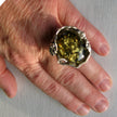 Einzelstück: Fingerring aus 925 Silber und grünem Bernstein