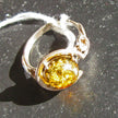 Eleganter Fingerring aus Silber und Bernstein, Unikat