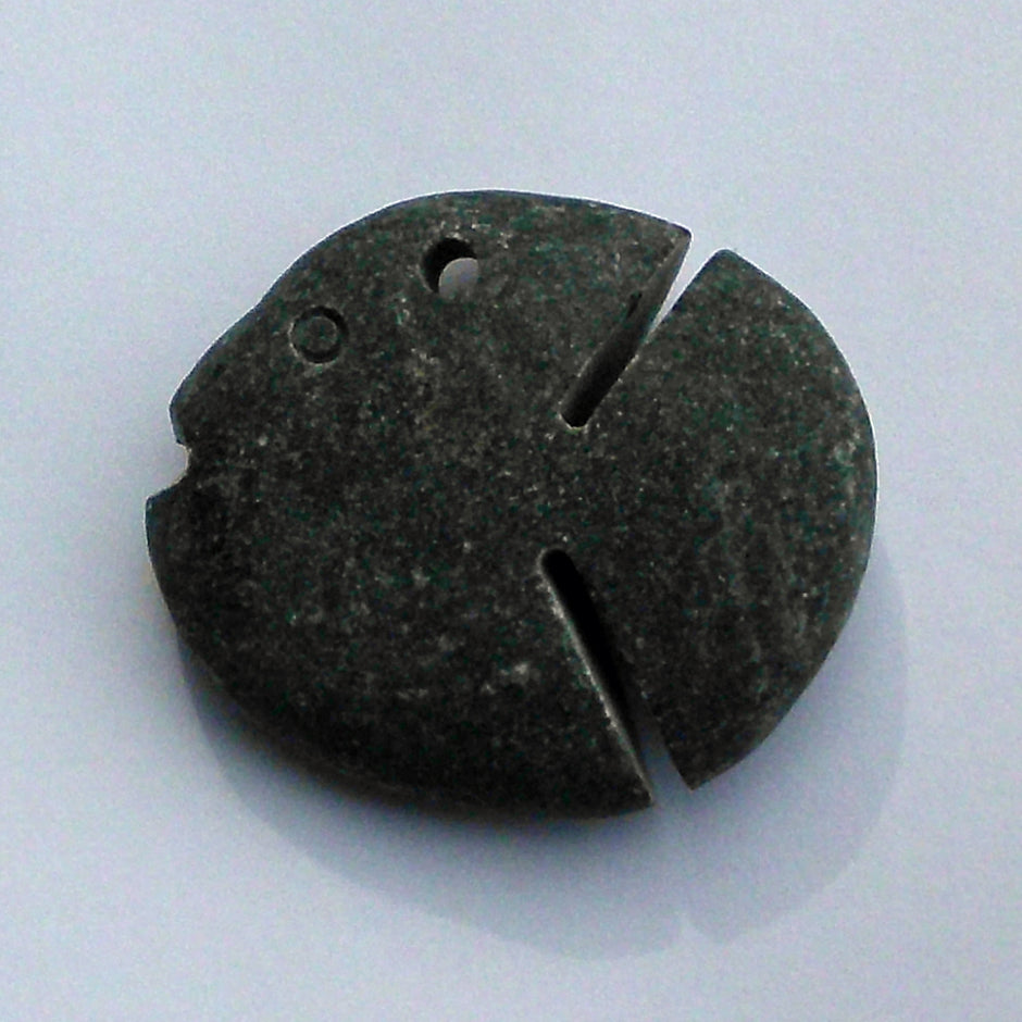 Unikat Anhänger Steinfisch aus unpoliertem Stein