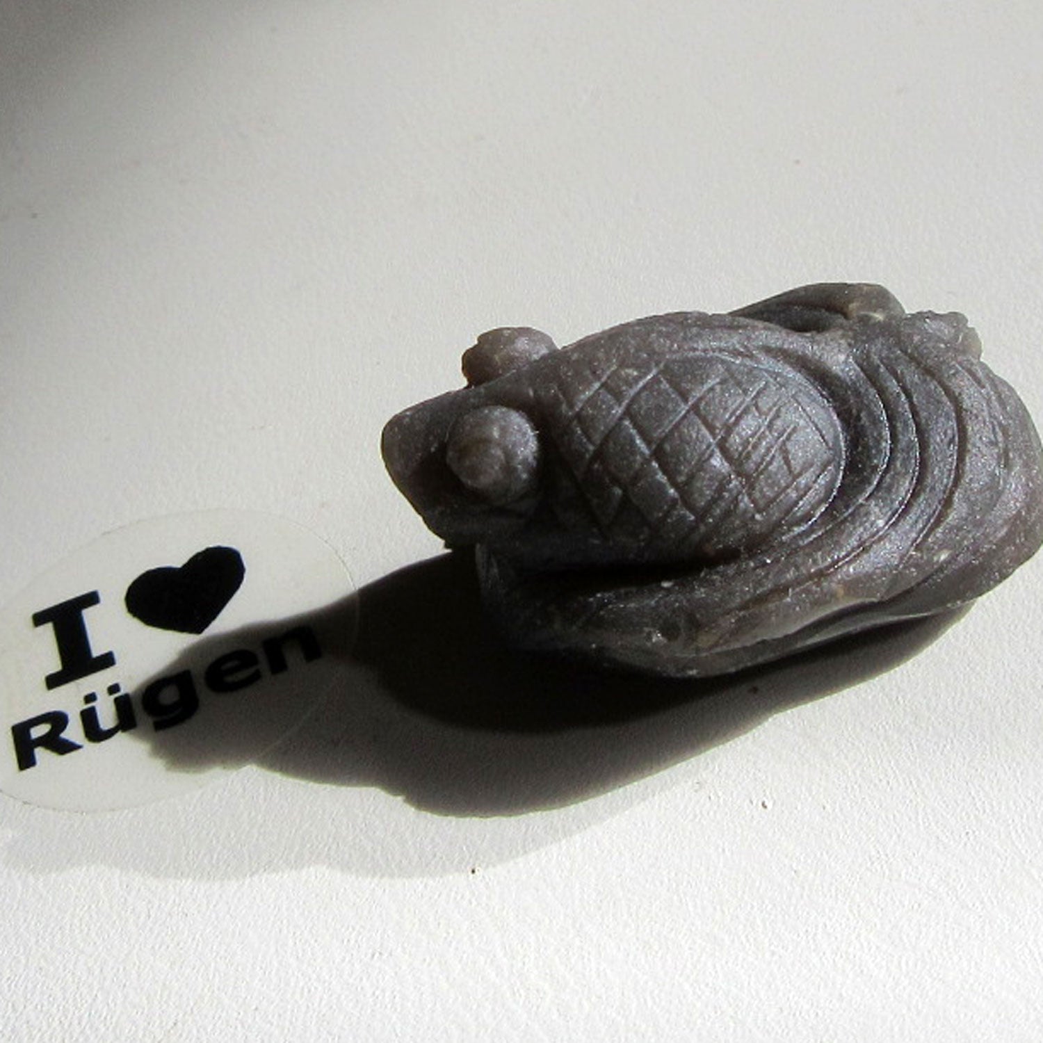 Fisch aus Feuerstein, handgefertigt, maritim