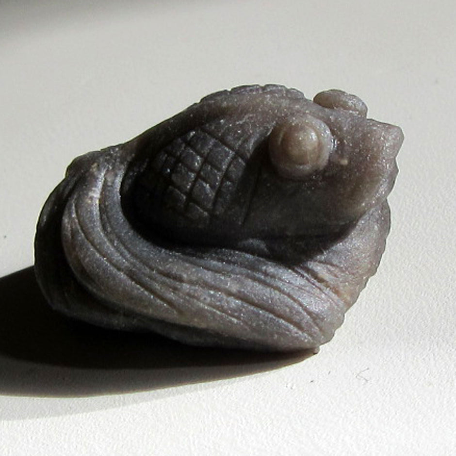 Fisch aus Feuerstein, handgefertigt, maritim