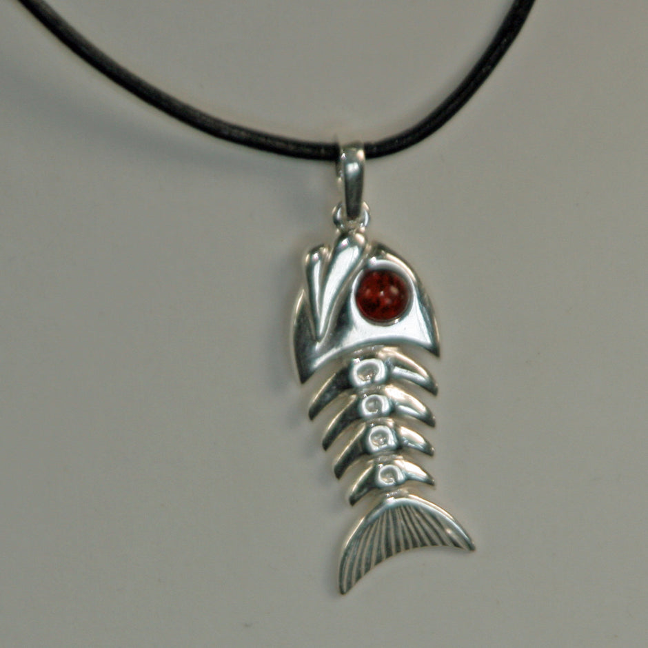 Filigraner Fisch aus Silber mit Bernstein, Einzelstück