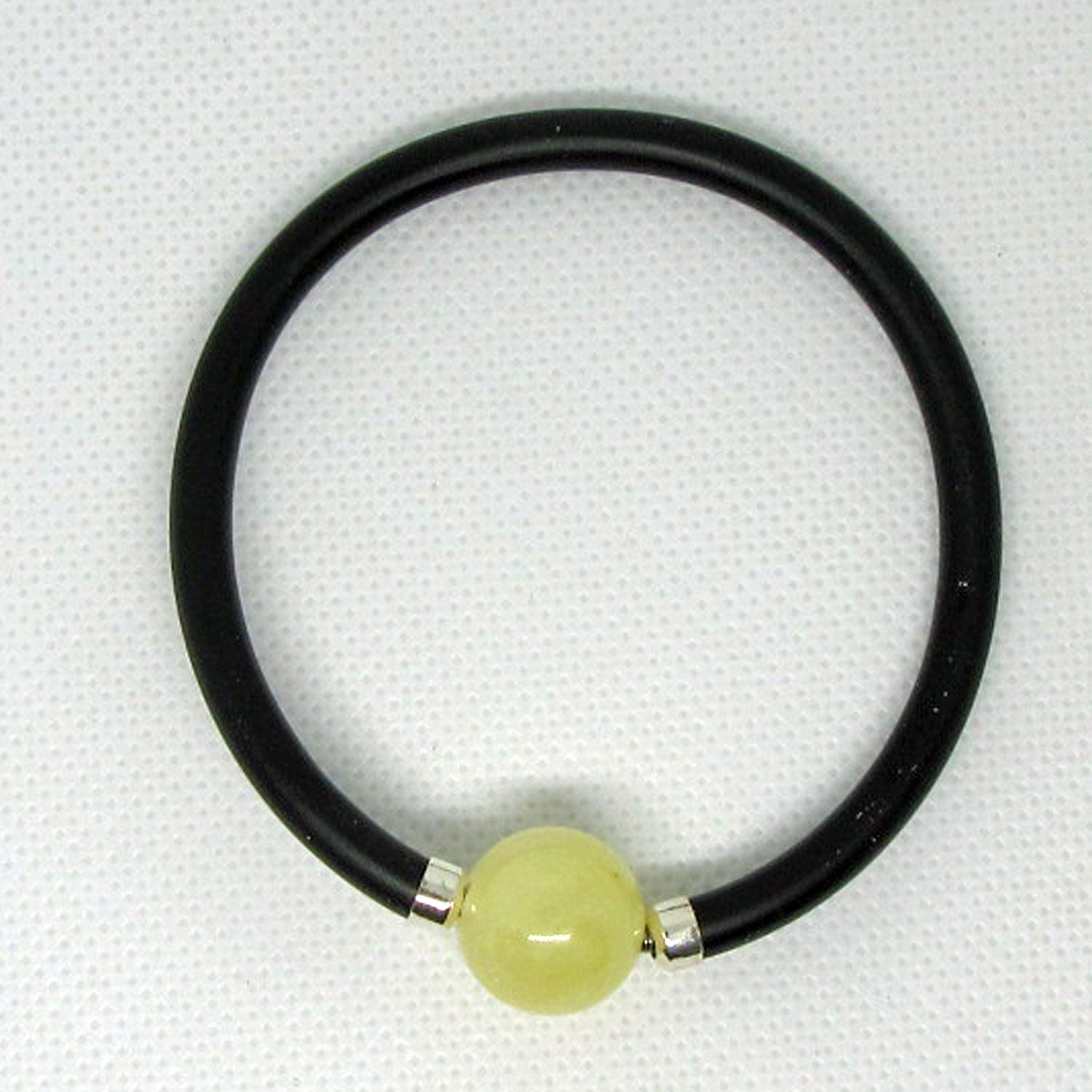Flexibles Armband mit polierter Bernsteinperle, Unikat