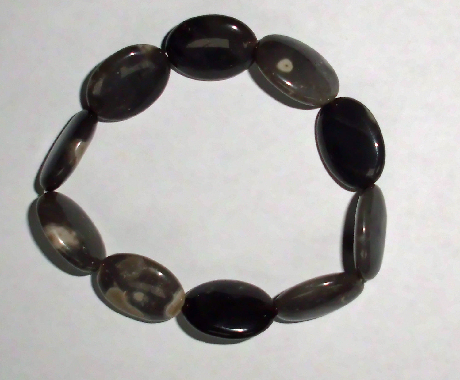 Einzelstück: Linsenarmband aus Feuerstein von Rügen