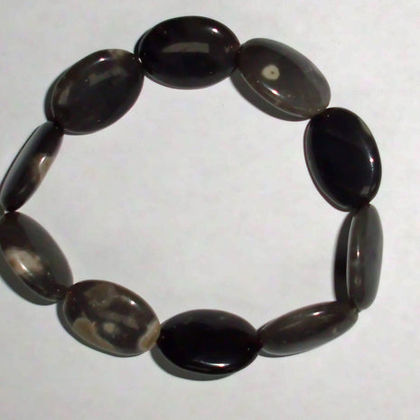 Einzelstück: Linsenarmband aus Feuerstein von Rügen
