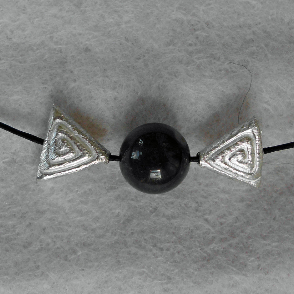 Collier aus 925er Silber mit Feuersteinkugel, Unikat