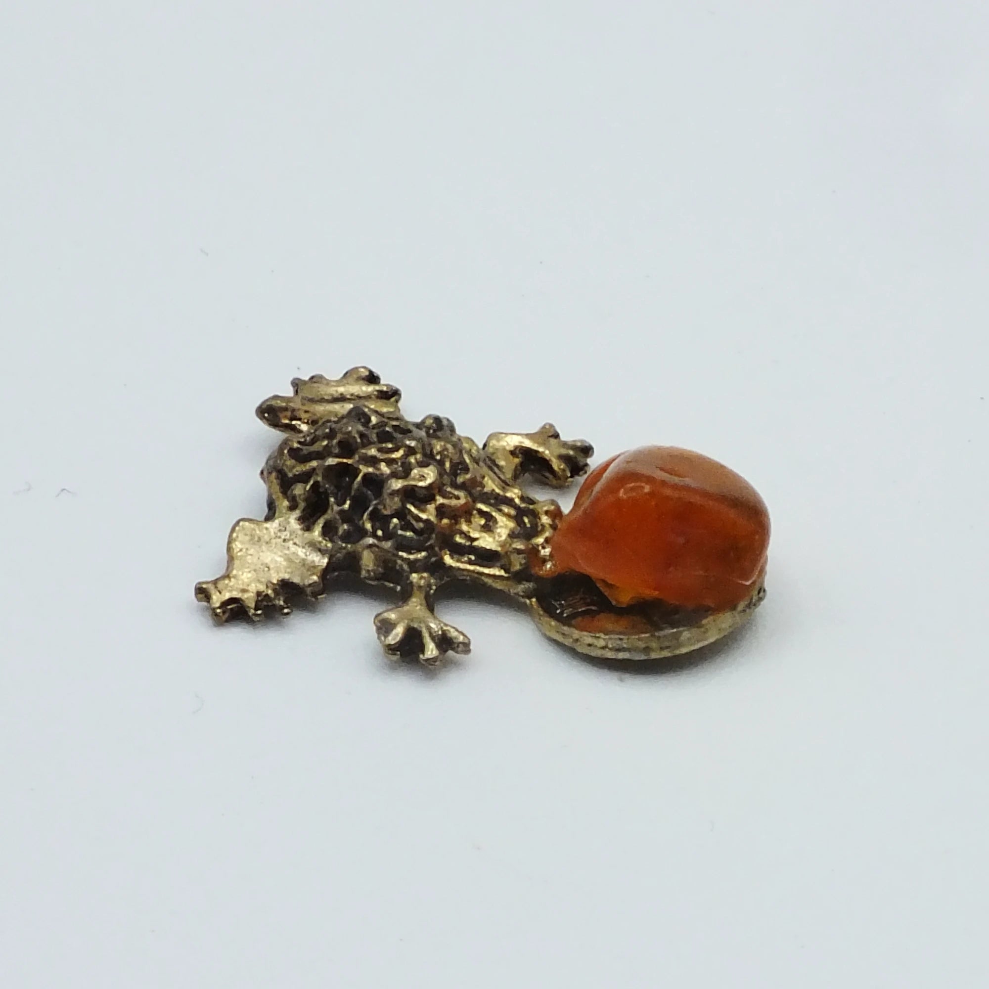 Glücksfrosch mit Bernstein – Talisman von der Ostsee