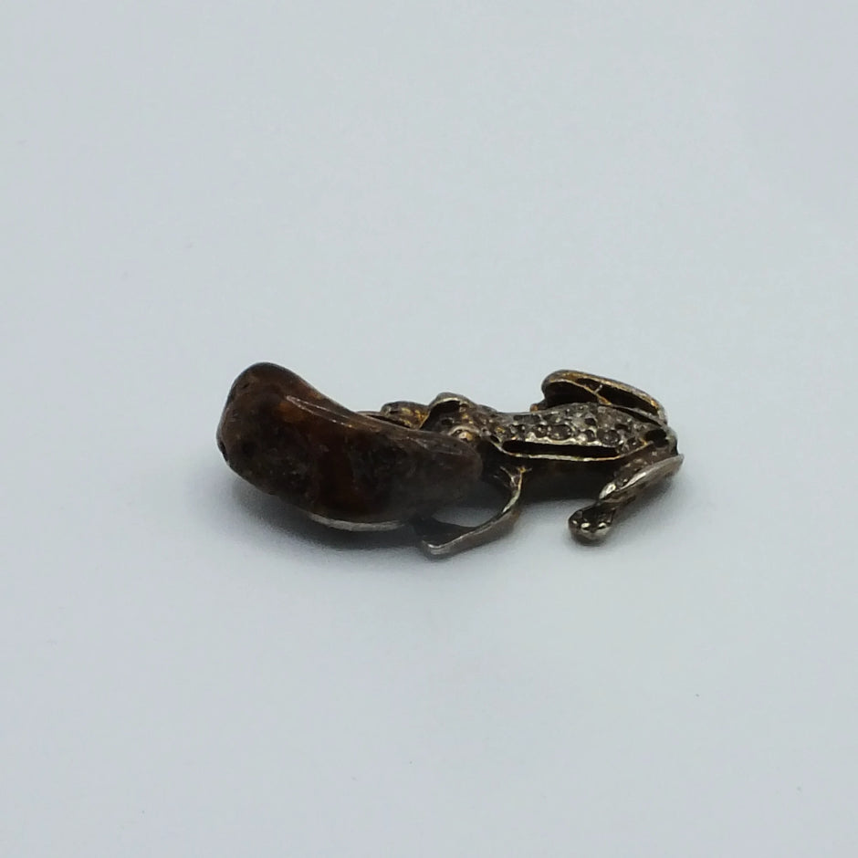 Glücksfrosch mit Bernstein – Talisman von der Ostsee
