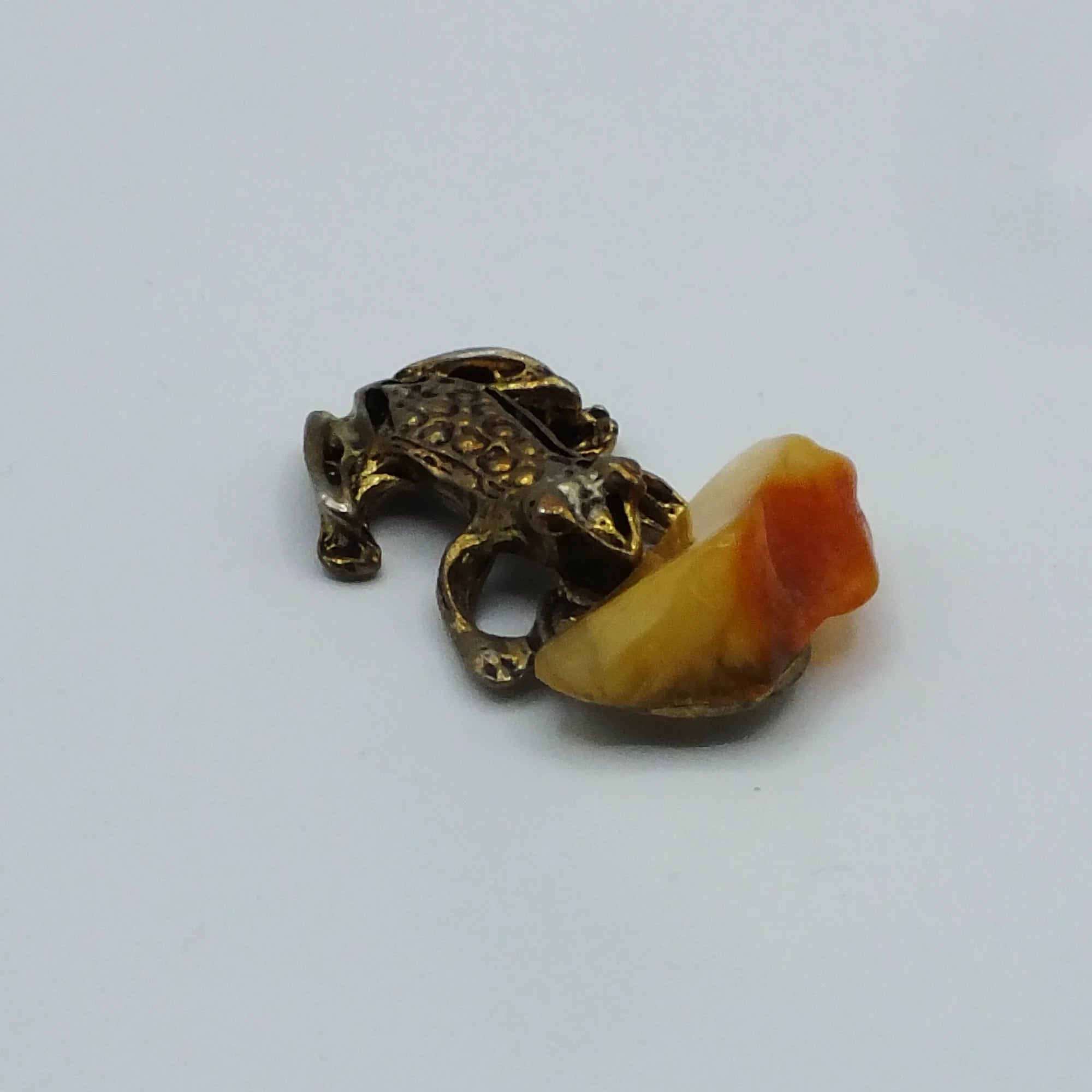 Glücksfrosch mit Bernstein – Talisman von der Ostsee