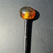 Haarnadel aus Holz mit kognacfarbenem Bernstein – Unikat