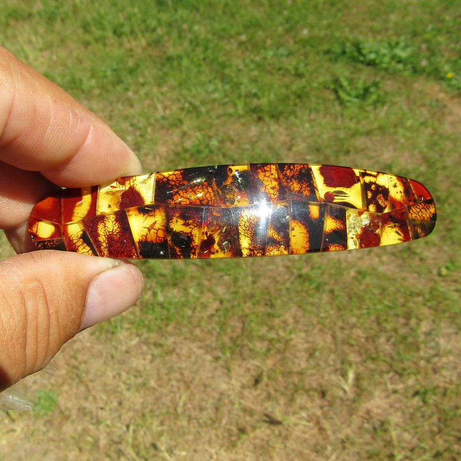 Einzigartige Haarspange aus buntem Bernstein