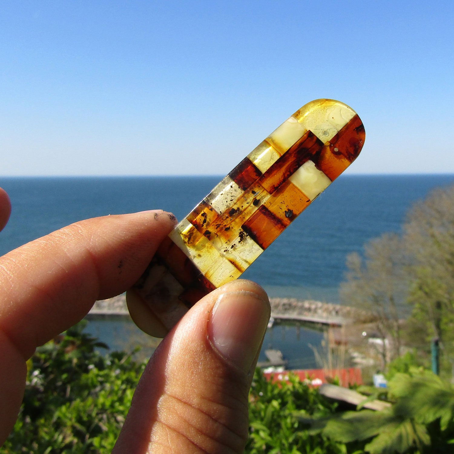 Haarspange aus hellen, flachen Bernsteinen – Unikat