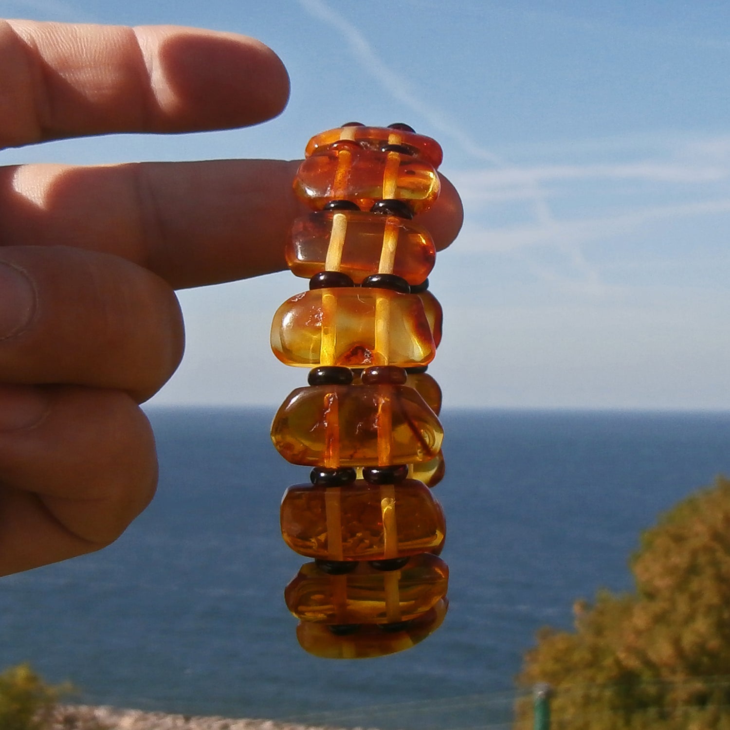 Einzigartiges Herrenarmband aus handverlesenen Bernsteinen