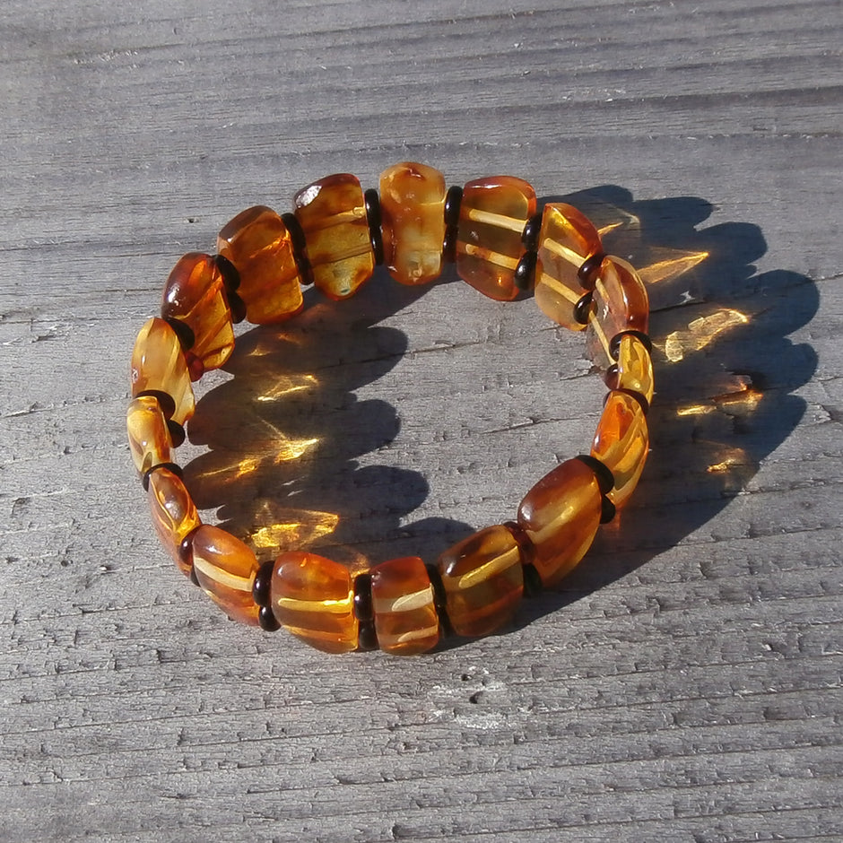 Einzigartiges Herrenarmband aus handverlesenen Bernsteinen