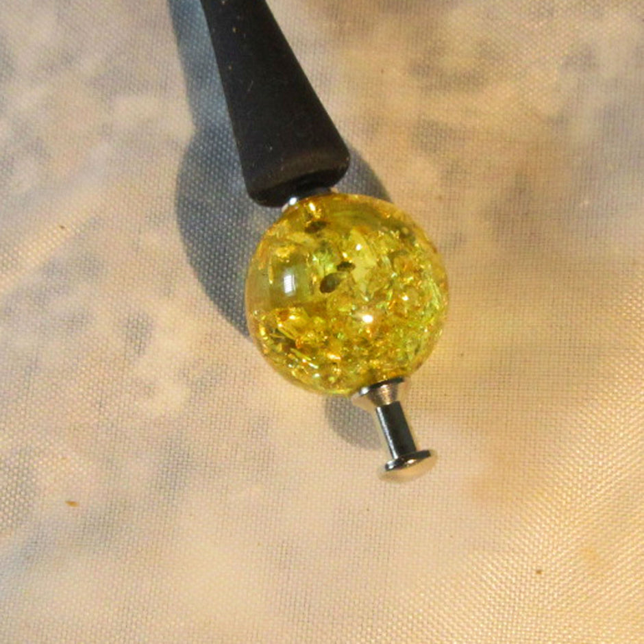 Einzigartiges Silikonarmband mit goldgelber Bernsteinperle