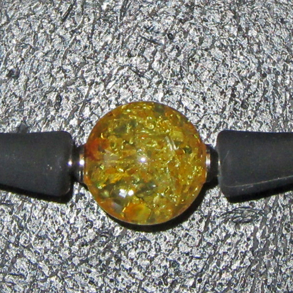 Einzigartiges Silikonarmband mit goldgelber Bernsteinperle