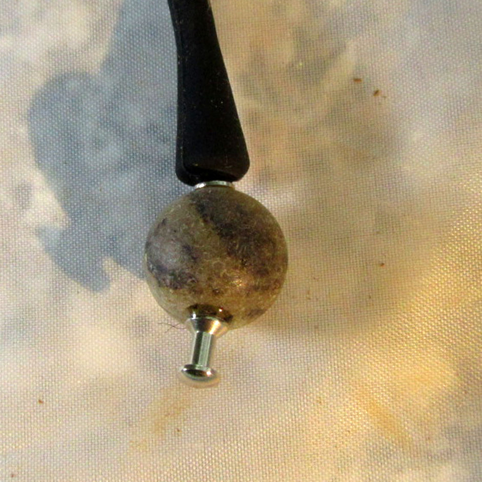 Silikonarmband mit unpolierter Bernsteinperle, Unikat