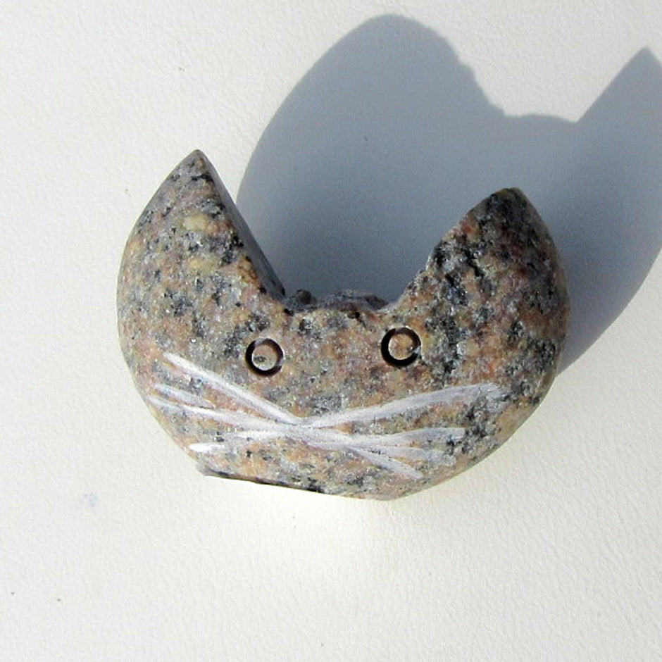 Katzenkopf aus Granit – maritimes Unikat von Rügen