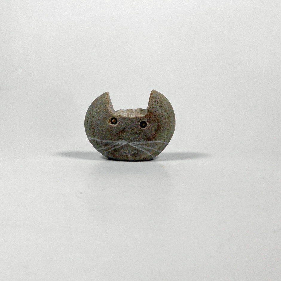 Katzenkopf aus Sandstein, handgearbeitet, einzigartig