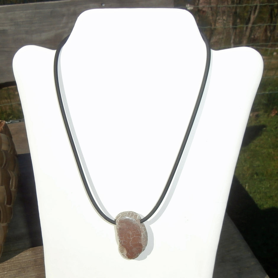 Collier aus rötlicher Kettenkoralle, poliert, beidseitig tragbar