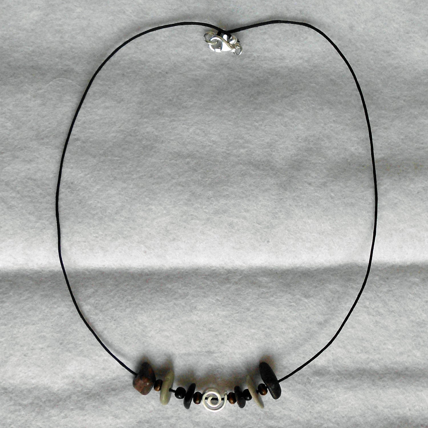 Collier aus Silberspirale und Ostseekieseln, Unikat