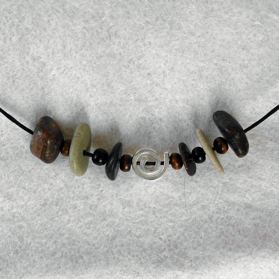 Collier aus Silberspirale und Ostseekieseln, Unikat