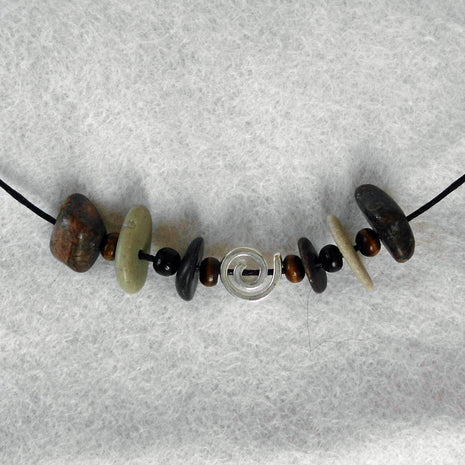Collier aus Silberspirale und Ostseekieseln, Unikat