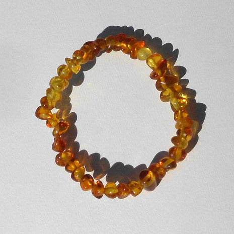 Einzigartiges Kinderarmband aus hellem Bernstein