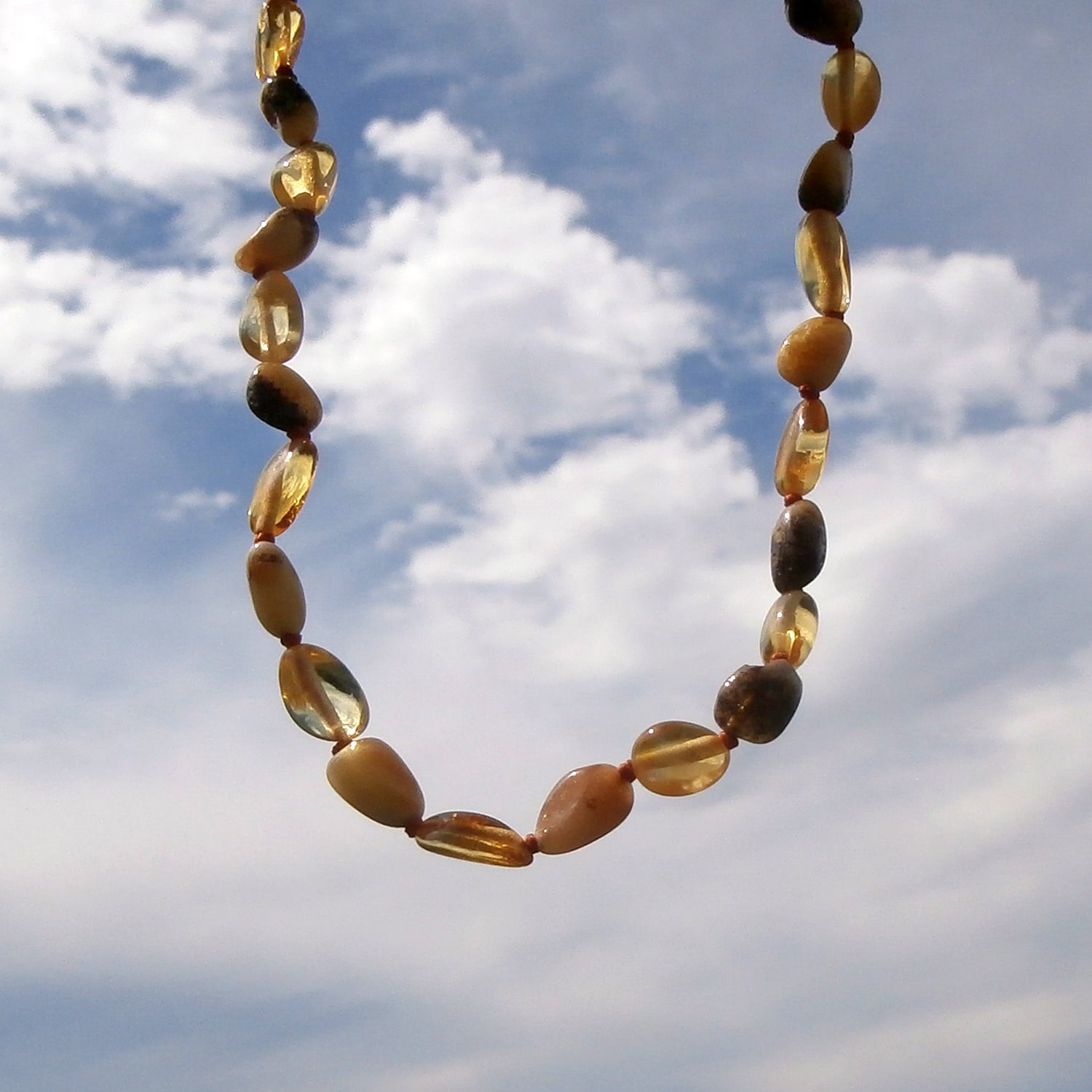 Einzigartige Kinderkette aus poliertem Bernstein, 33 cm