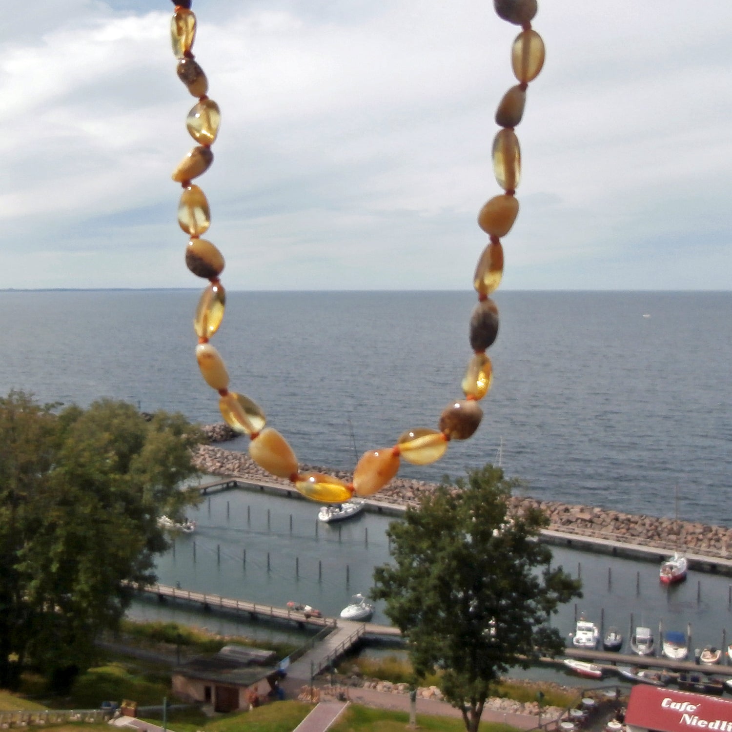 Einzigartige Kinderkette aus poliertem Bernstein, 33 cm