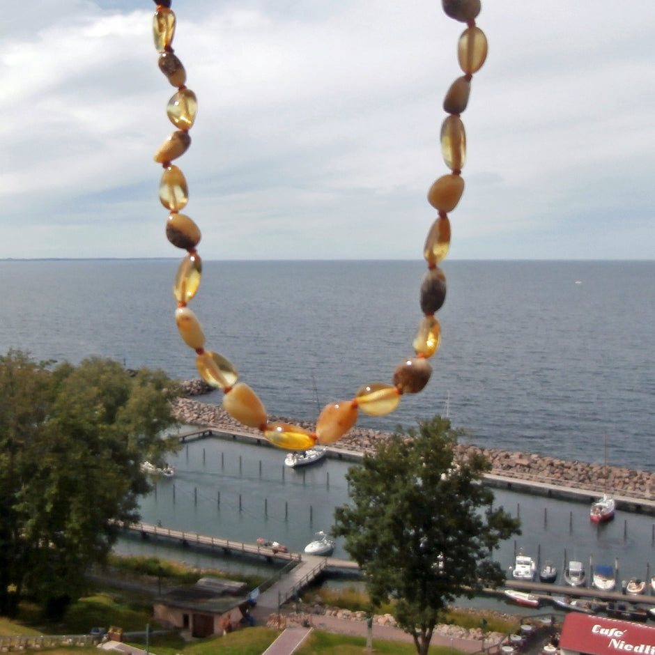 Einzigartige Kinderkette aus poliertem Bernstein, 33 cm