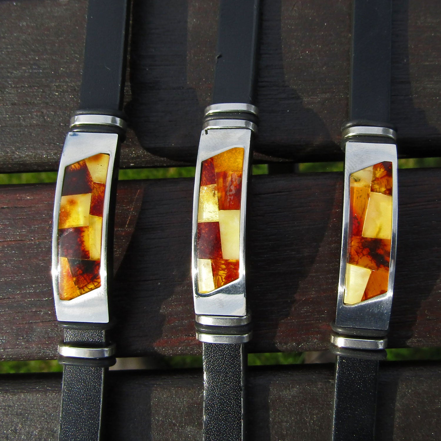 Edles Lederarmband mit Bernsteinintarsien, Unikat