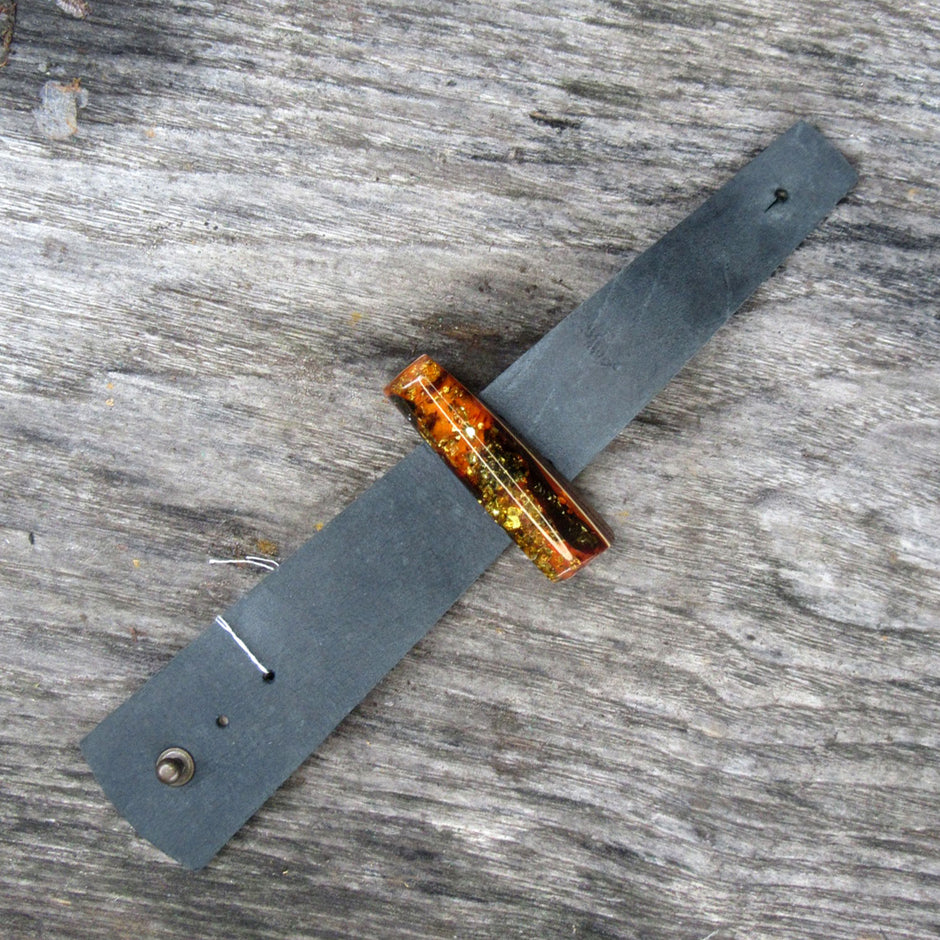 Wunderschönes schwarzes Lederarmband mit einemedlen, poliertenBernstein / SUPER HANDARBEIT !!