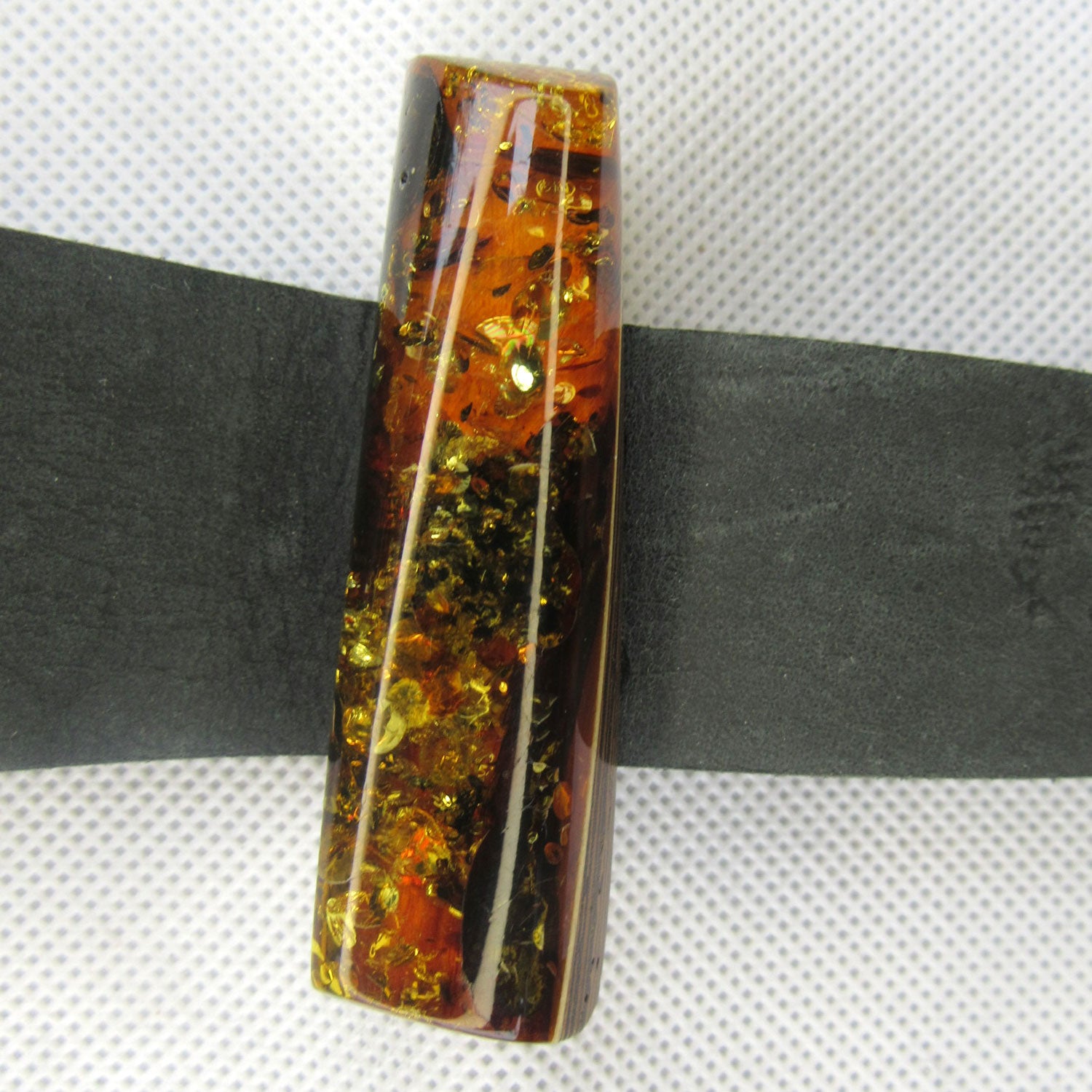 Wunderschönes schwarzes Lederarmband mit einemedlen, poliertenBernstein / SUPER HANDARBEIT !!