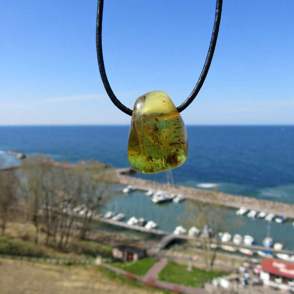 Ledercollier mit poliertem Bernstein - Unikat