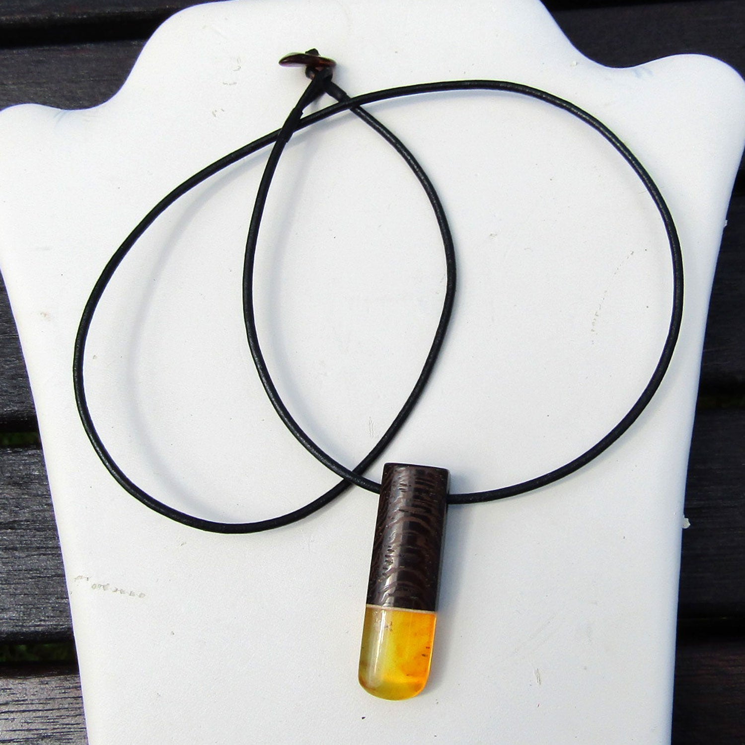 Schönes Collier aus Holz und poliertem Bernstein / UNIKAT !!!