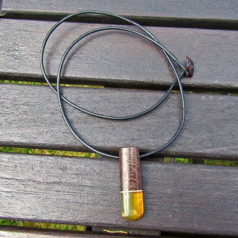 Schönes Collier aus Holz und poliertem Bernstein / UNIKAT !!!