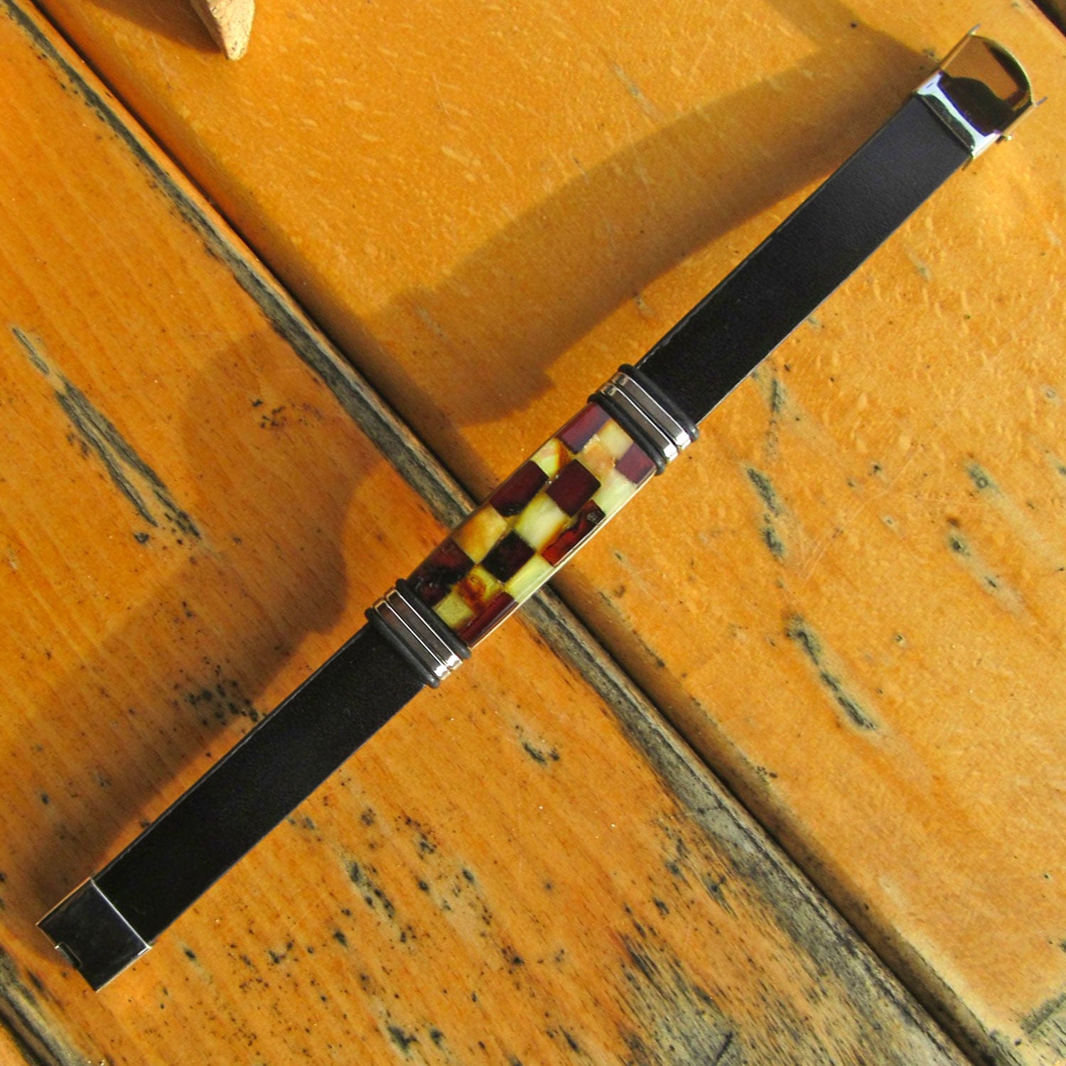 Lederarmband mit Bernsteinintarsien, Unikat von Rügen