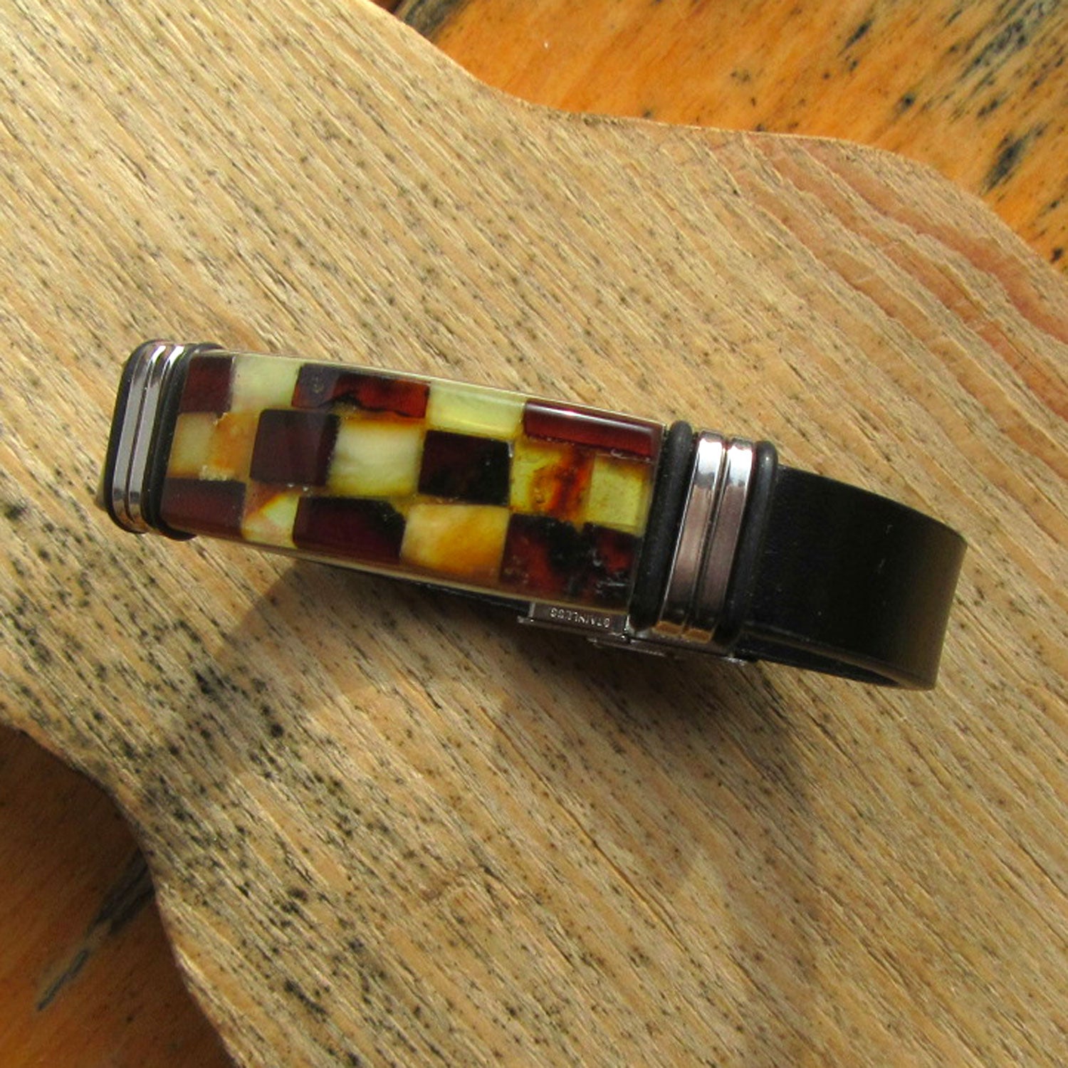 Lederarmband mit Bernsteinintarsien, Unikat von Rügen