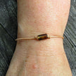 Lederarmband mit polierter Moorbernstein-Walze