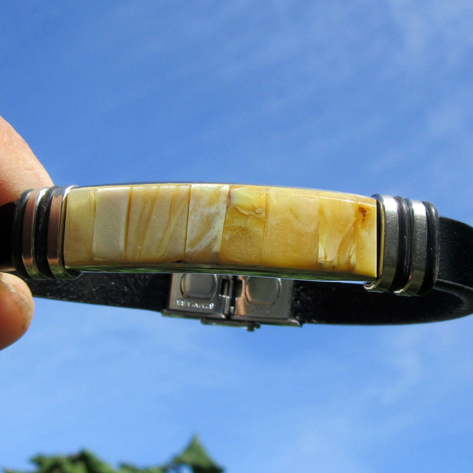 Edles Armband aus Kautschuk mit Bernsteinintarsien