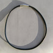 Schwarzes Ledercollier mit Edelstahlverschluss – Unikat