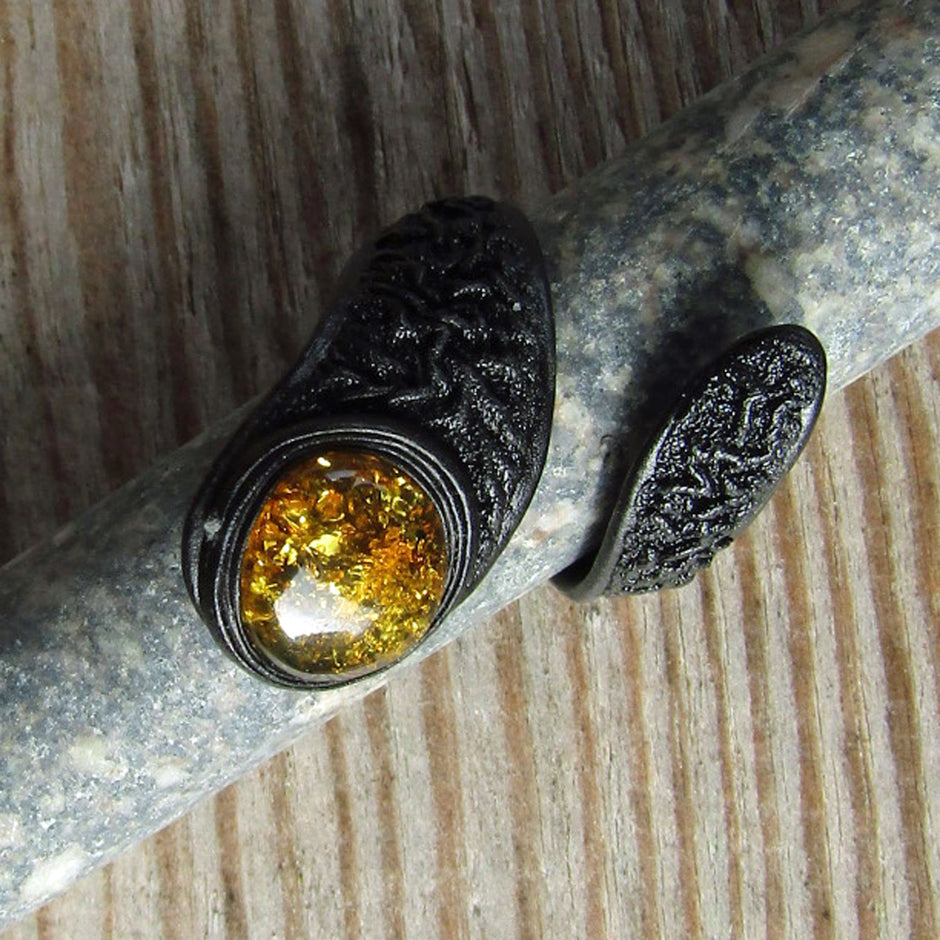 Flexibler Federring aus Bernstein in Kognacfarbe