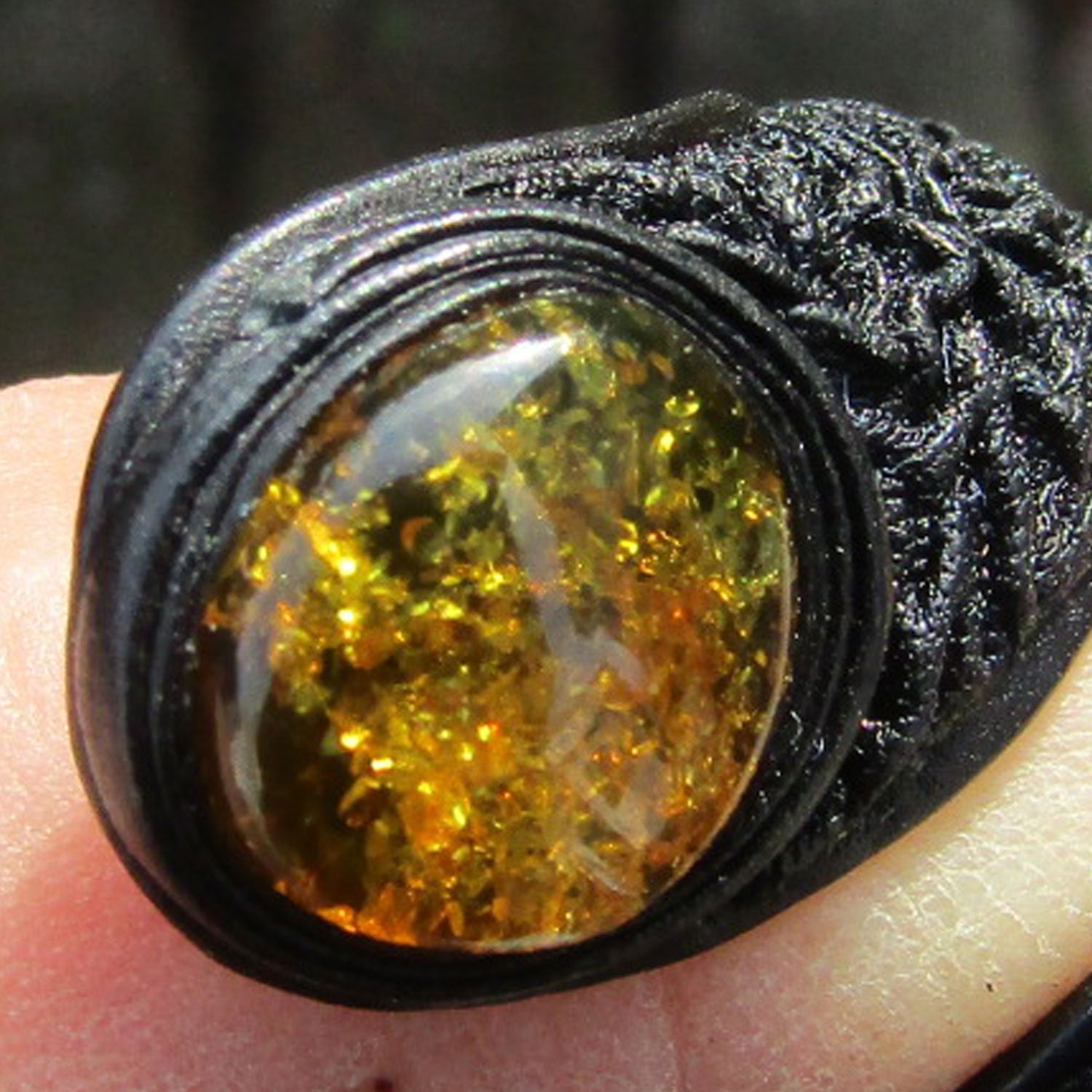 Flexibler Federring aus Bernstein in Kognacfarbe