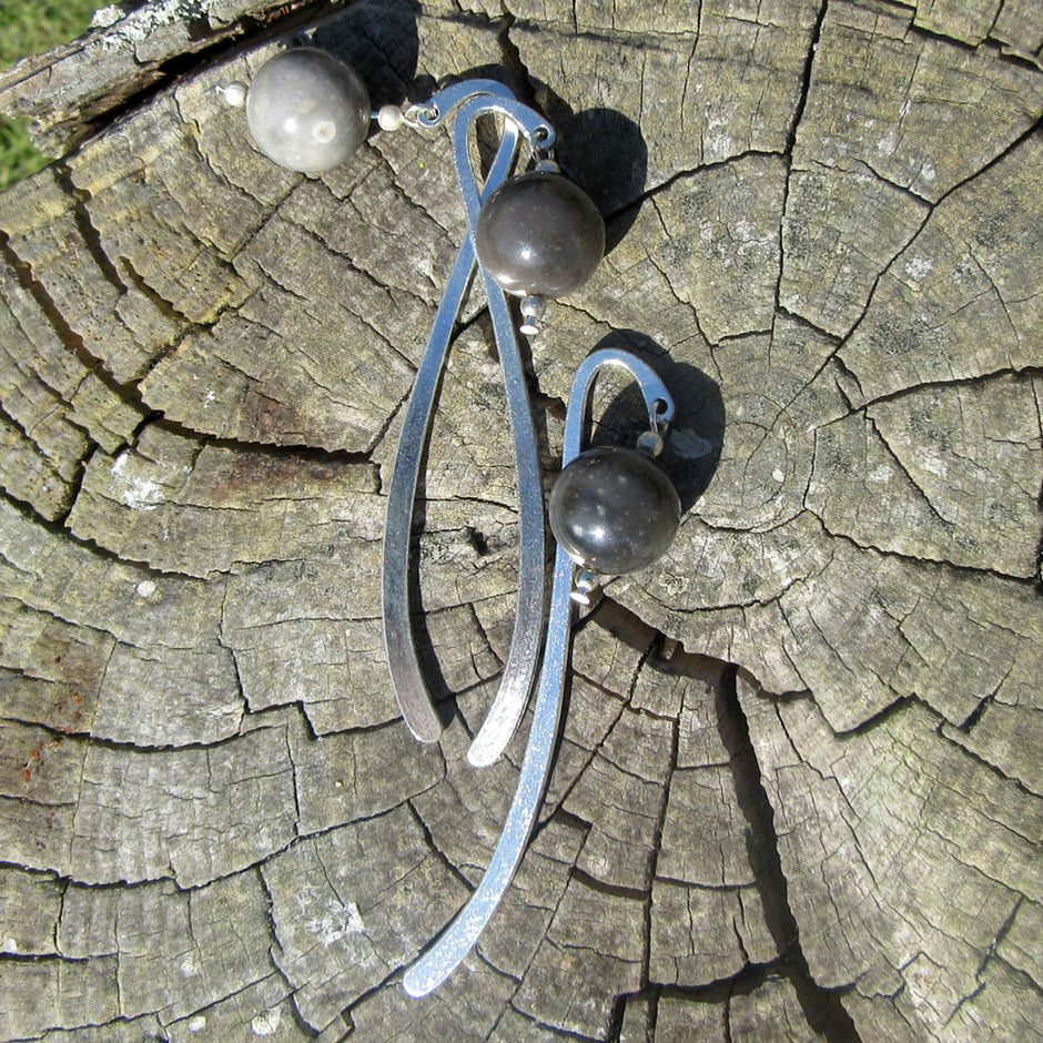 Einzigartiges Lesezeichen mit Feuersteinperle