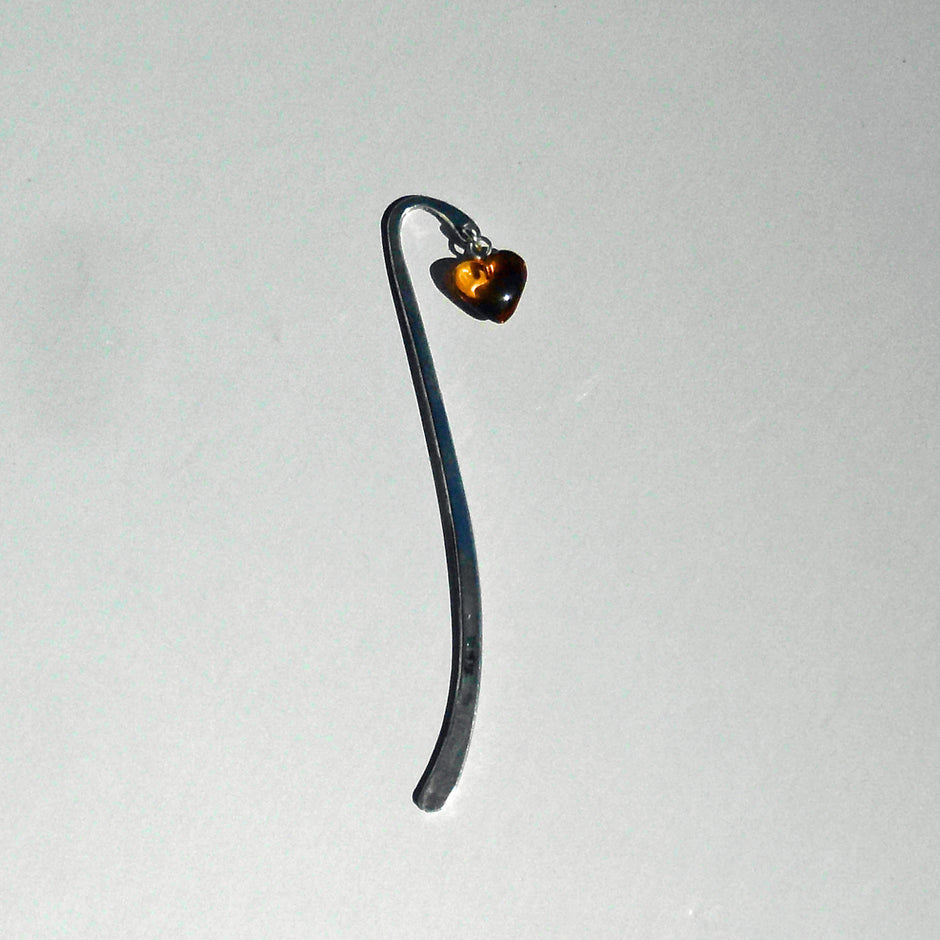 Lesezeichen mit Bernsteinherzchen, 9 cm, Unikat