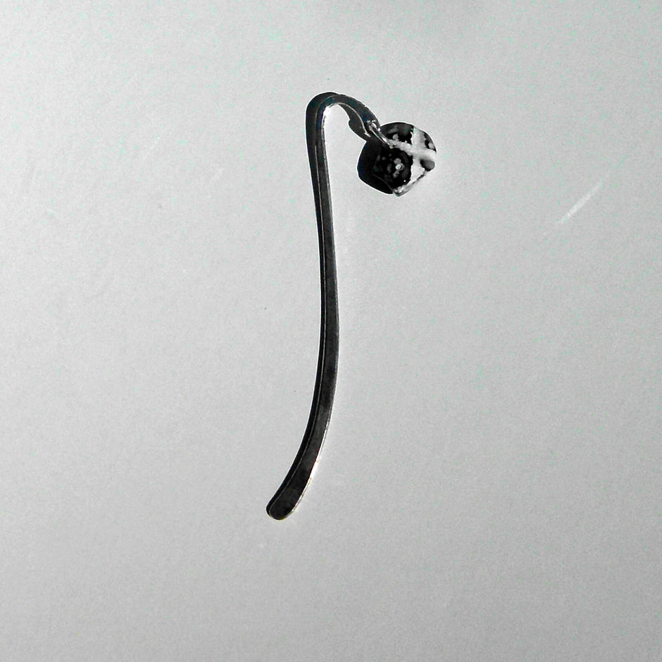 Lesezeichen aus Feuerstein mit Hühnergott-Motiv