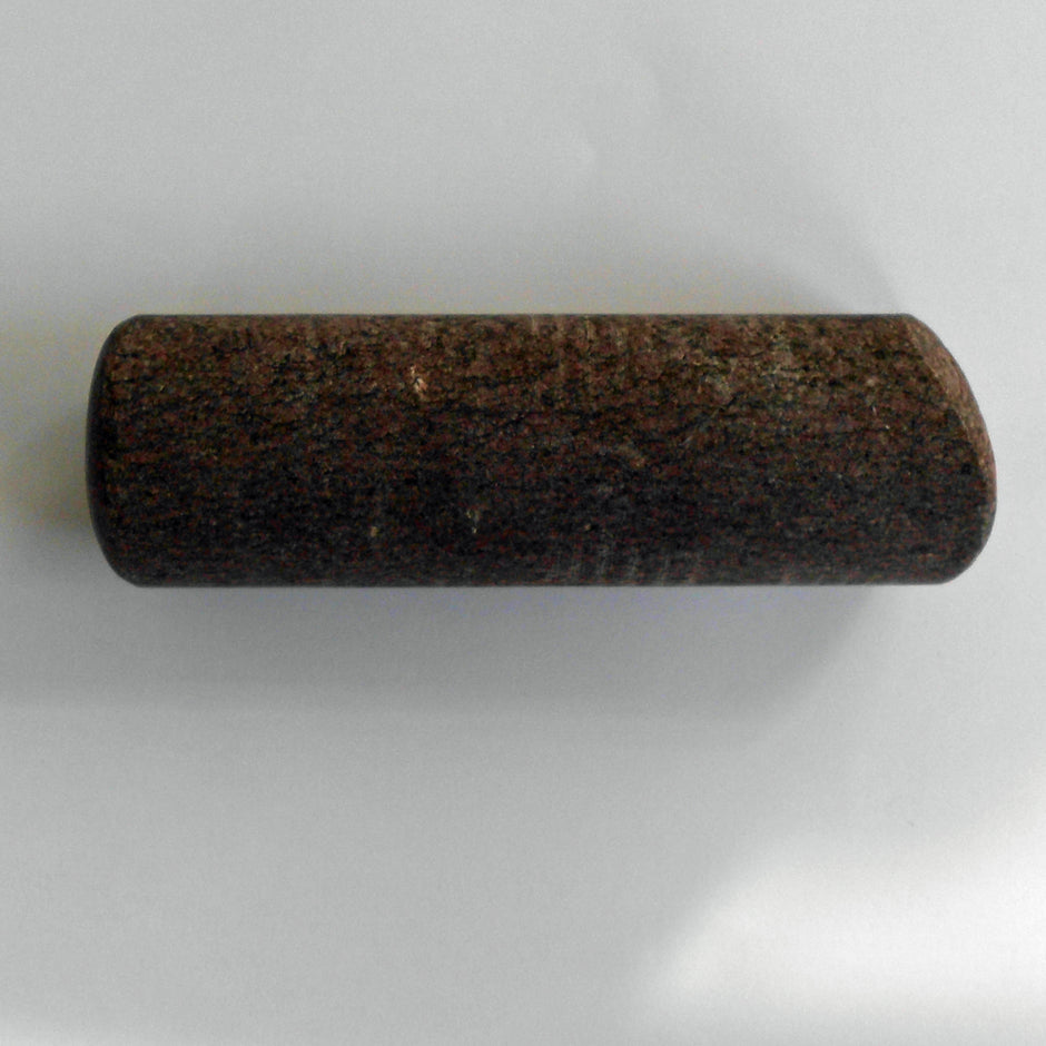 Unpolierter Massagestab aus Granit, handgearbeitet, Unikat