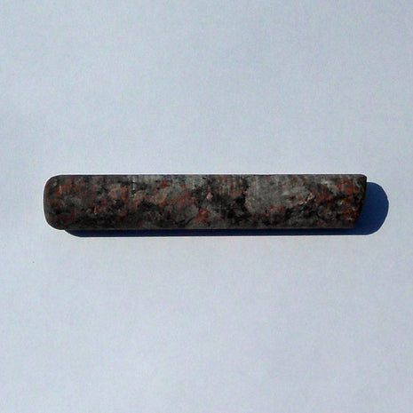 Einzelstück Massagestab aus unpoliertem Granit 9,5 cm